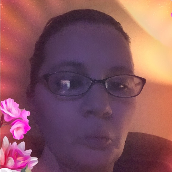 Meet your Posher, Sara - Picture 1 of 1